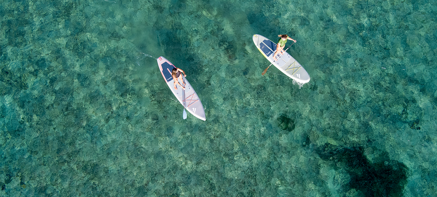 Komm in unsere SUP Welt und du findest eine große Auswahl zwischen Inflatable Boards, Hardboards, Zubehör und SUP-Sets!