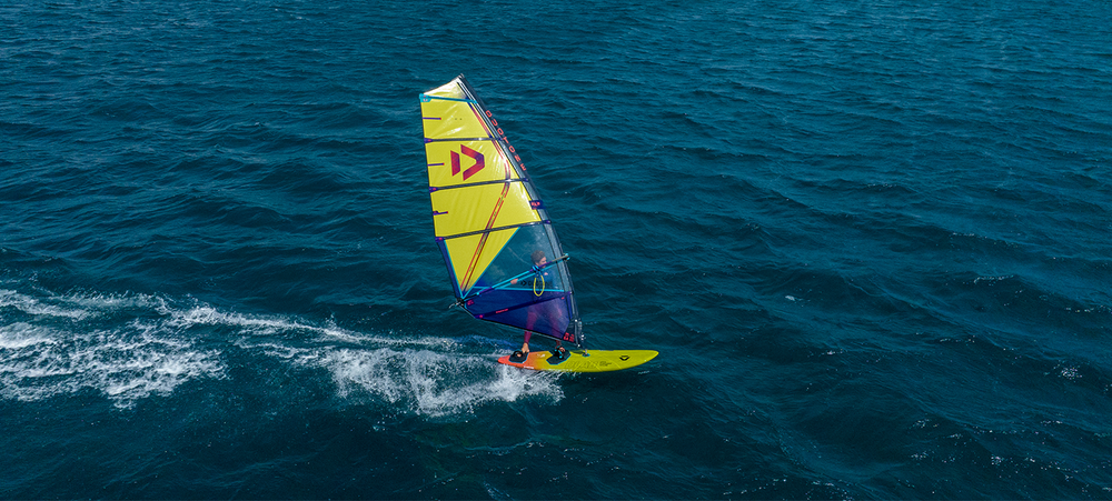 Dein Herz schlägt für das Windsurfen?
Hier findest du alles vom Windsurfboard bis zum kleinsten Tampen!