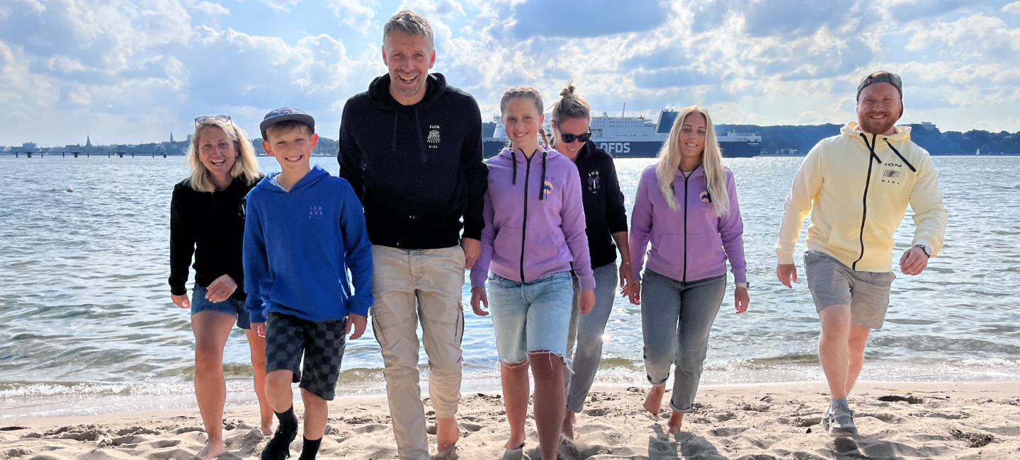 Shoppe durch unseren virtuellen Surfshop voll mit stylischen Outfits